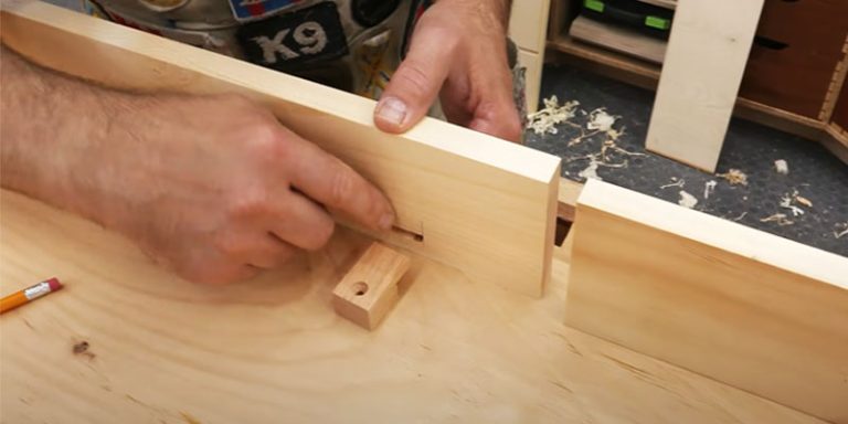 How-To-Attach-A-Tabletop-Without-Screws